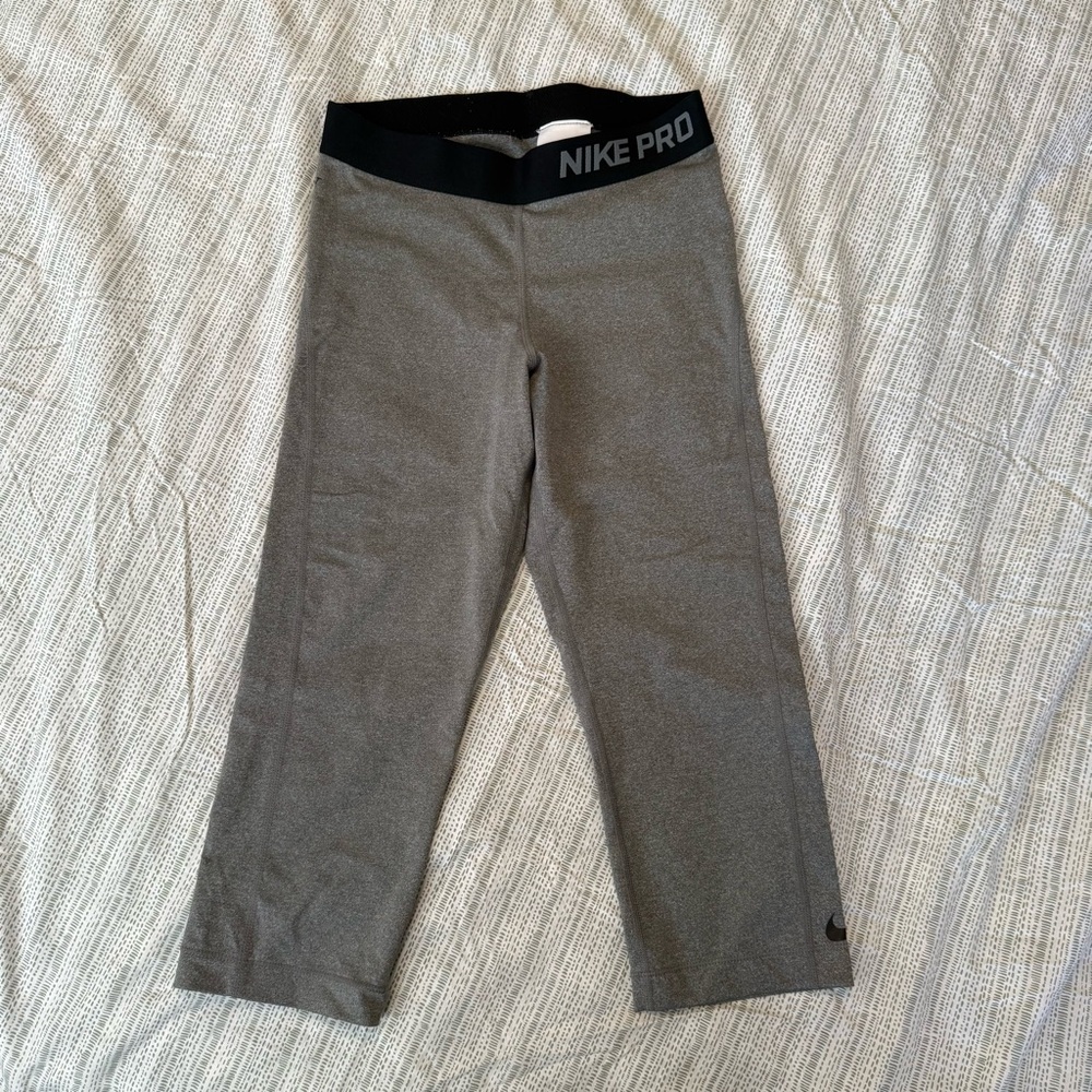 Nike Pro Capris Leggings